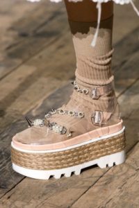Xu hướng sandal 2020: sandal quai đôi, đế xuồng sẽ "hot" nhất hè năm nay? 41